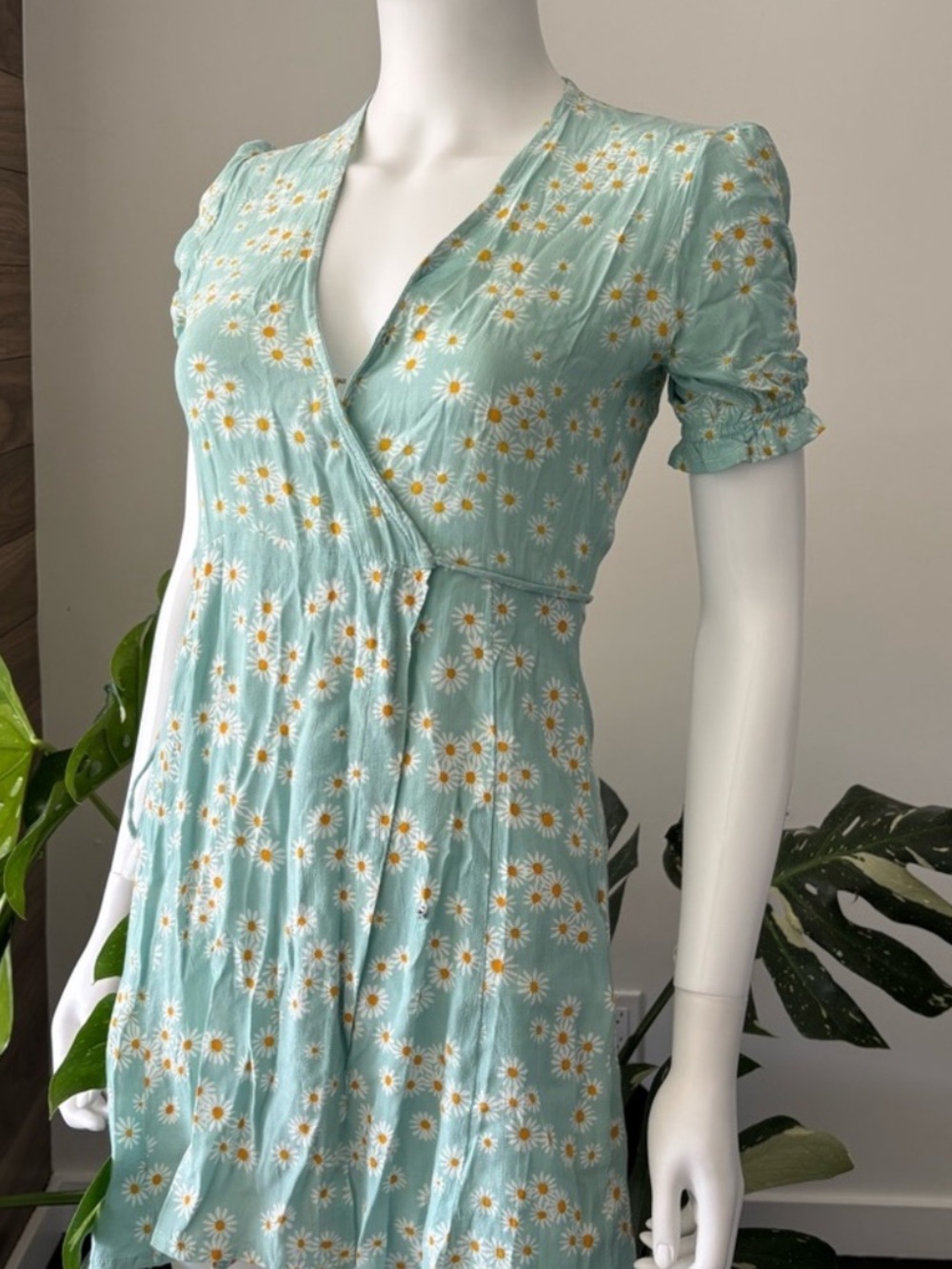 Faithfull The Brand Mira Floral Mini Dress Sz XS 100% Authentic❤️ - Picture 7 of 9